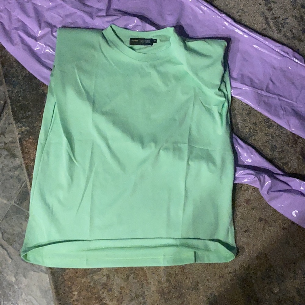 Small brand new muscle padded shoulder top